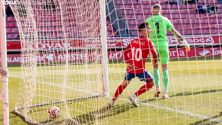 Numancia vs Llerenense./Viksar Fotografia