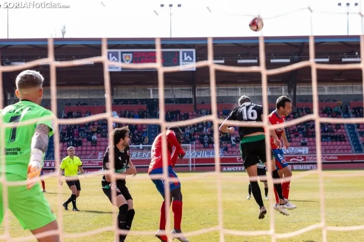 Numancia vs Llerenense./Viksar Fotografia