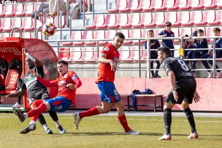 Numancia vs Llerenense./Viksar Fotografia