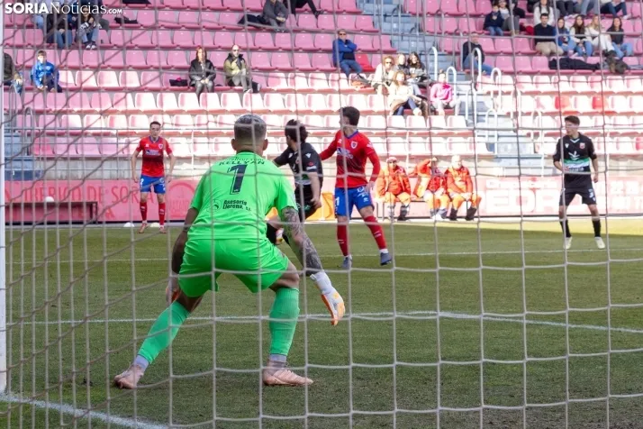 Numancia vs Llerenense./Viksar Fotografia