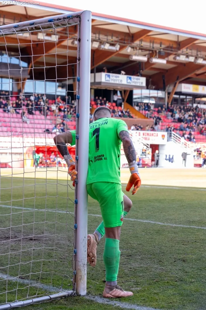 Numancia vs Llerenense./Viksar Fotografia