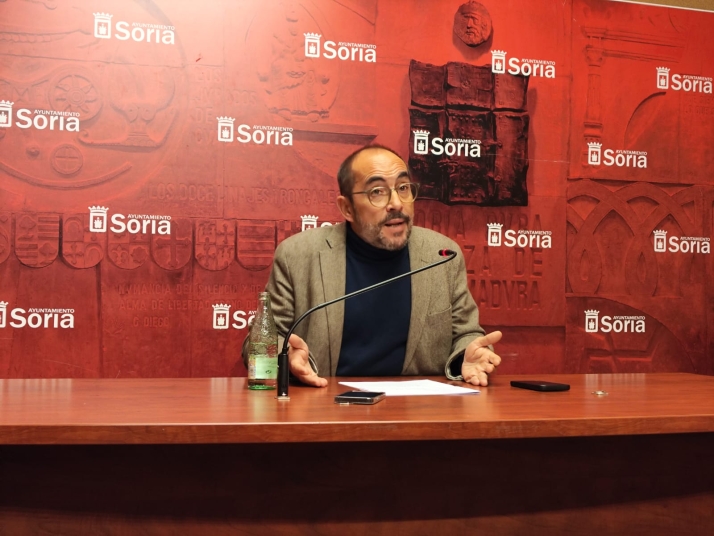 Rey excusa los retrasos en urbanismo por la oportunidad única que suponen los fondos europeos 