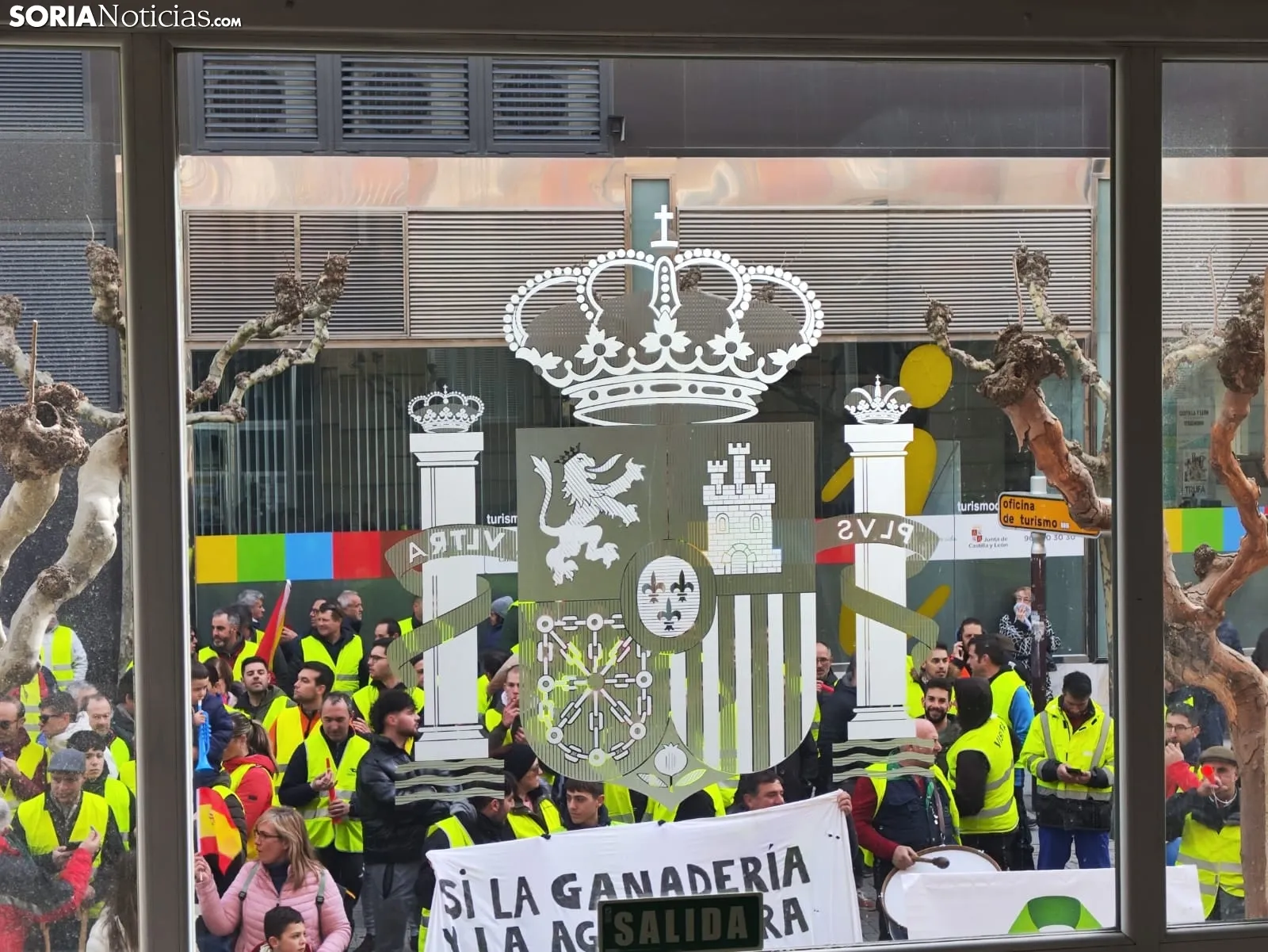 Foto 8 - Concluye la reuni&oacute;n con el subdelegado: Todav&iacute;a no han llegado las denuncias