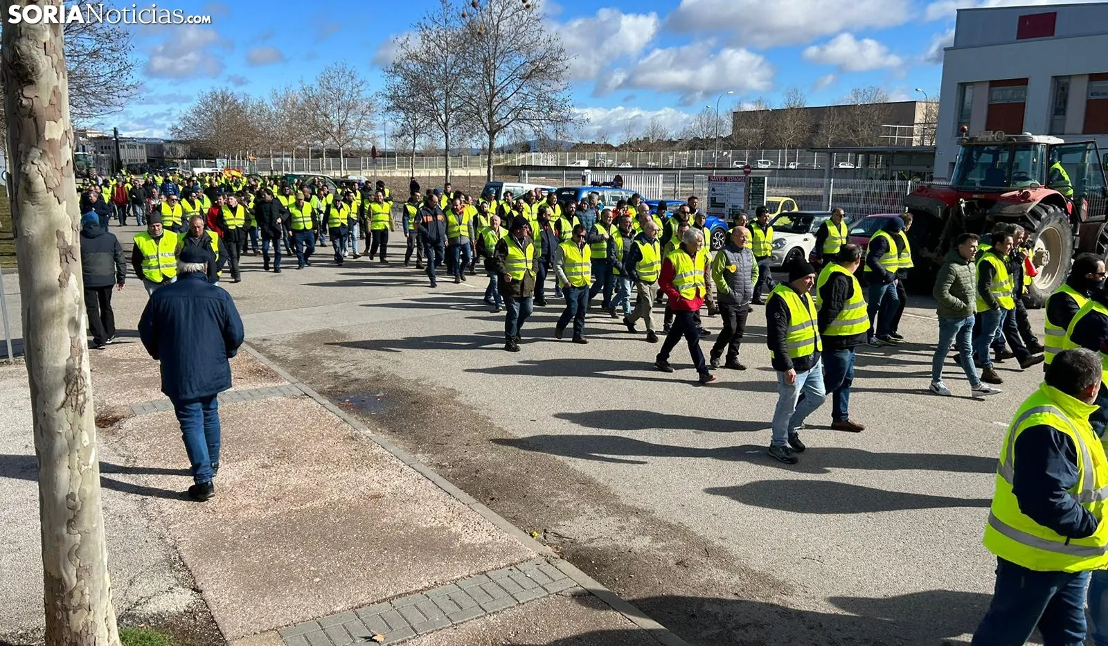 Los manifestantes caminan hacia el centro de la ciudad. /SN
