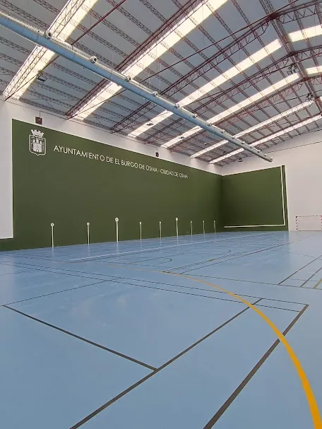 Foto 8 - El Burgo reabrir&aacute; este viernes el polideportivo con una  intensa jornada