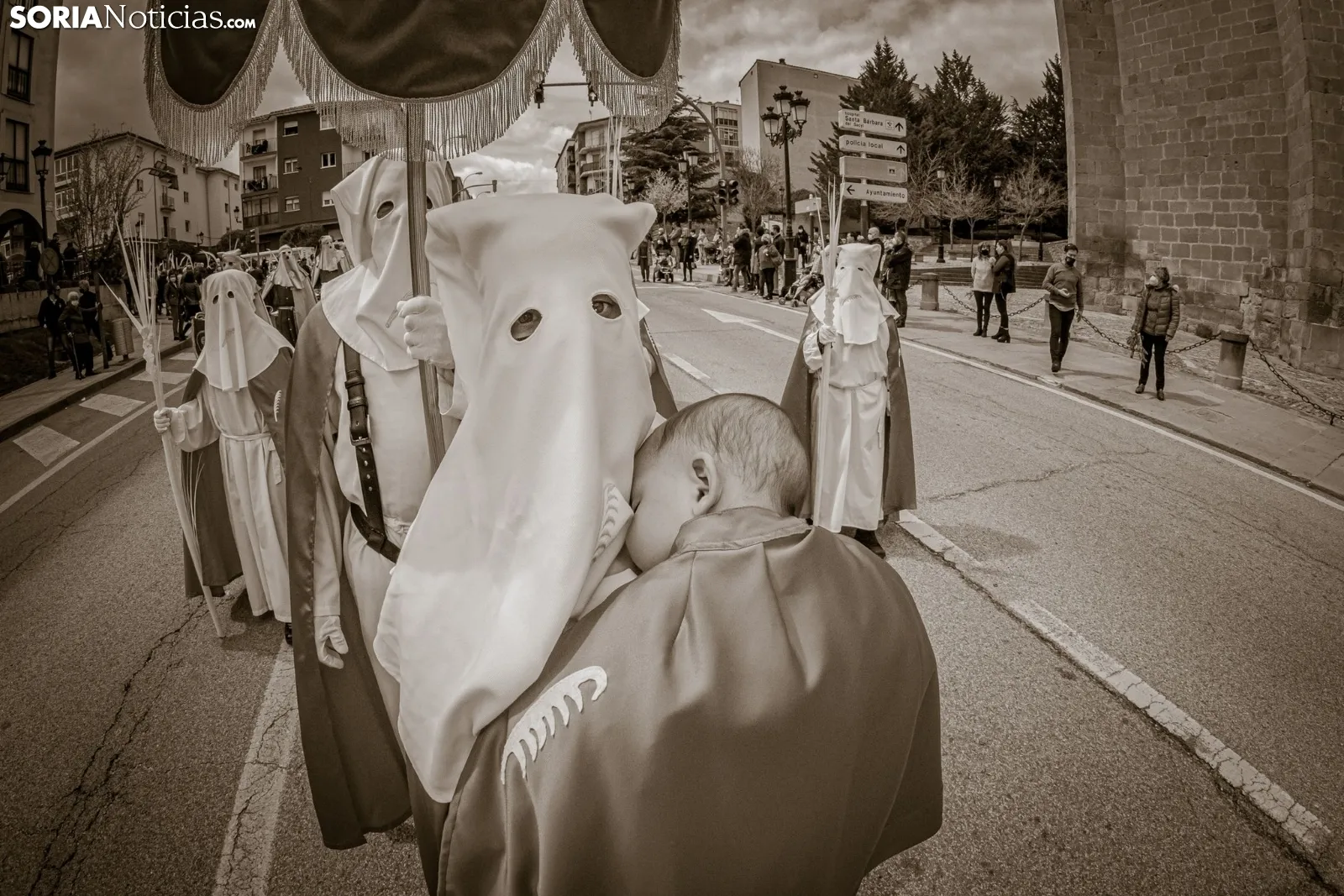 Emotivas imágenes de la Semana Santa de Soria capital captadas por el objetivo de Viksar Fotografía. 