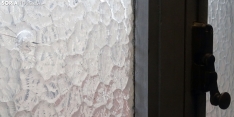 Detalle de los impactos en una de las ventanas. /PC