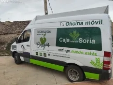 La oficina móvil de Caja Rural de Soria en Adradas. 