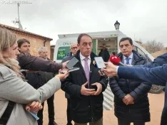 La oficina móvil de Caja Rural de Soria en Adradas. 