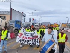 Los concentrados, en su camino al centro de la ciudad. /SN