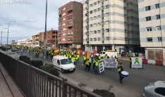 Los manifestantes en la avenida de Valladolid. /SN