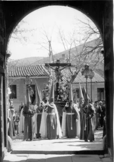 El ‘Calvario de los Florines’  del del siglo XVI ha ido ampliándose con los años y sale con carroza desde 1953. Cedida