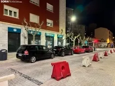 Ya se circula por la calle Alfonso VIII.