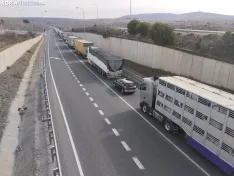 Foto 2 - As&iacute; hemos vivido el minuto a minuto de una tractorada que ha invadido las carreteras de Soria