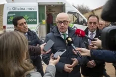 La oficina movil de Caja Rural de Soria hoy en Adradas