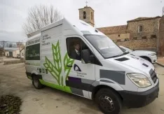 La oficina movil de Caja Rural de Soria hoy en Adradas