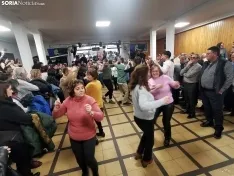 Foto 18 - Cabrejas del Pinar baila la jota y su rueda en Las Candelas y San Blas 2024