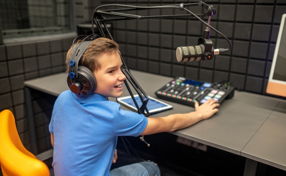 Castilla y León promueve el uso de la radio como herramienta pedagógica en el I Encuentro autonómico de radios escolares