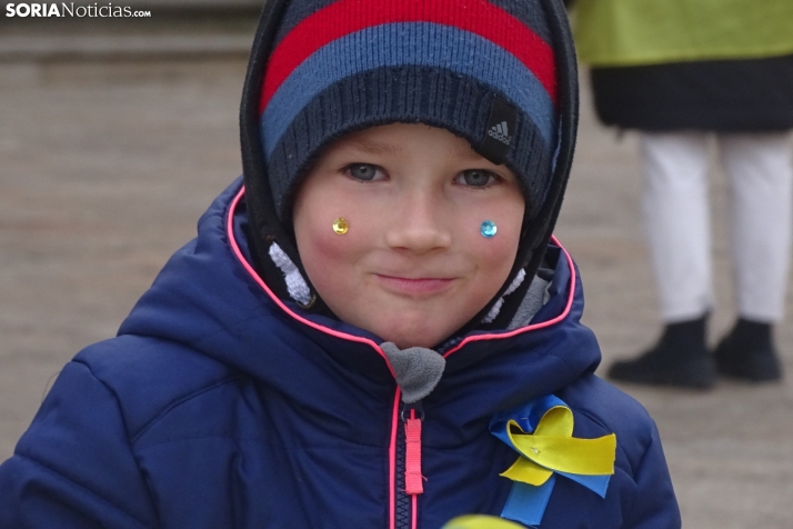 CRÓNICA Y FOTOS | Amarillo y azul en Soria: Dos años de guerra en Ucrania