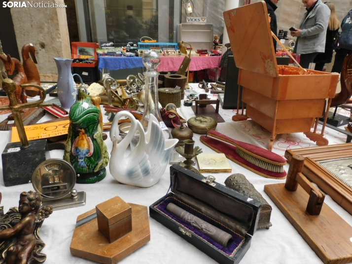EN FOTOS | Regreso al pasado con las reliquias que puedes encontrar en la III Feria de Antig&uuml;edades de El