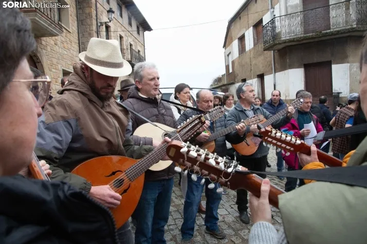 Ronda de Carnaval en Duruelo