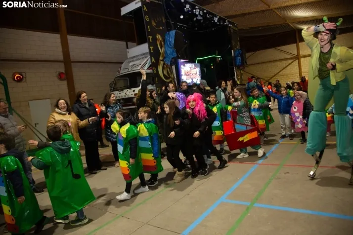 Viernes de Carnaval en Camaretas 2024
