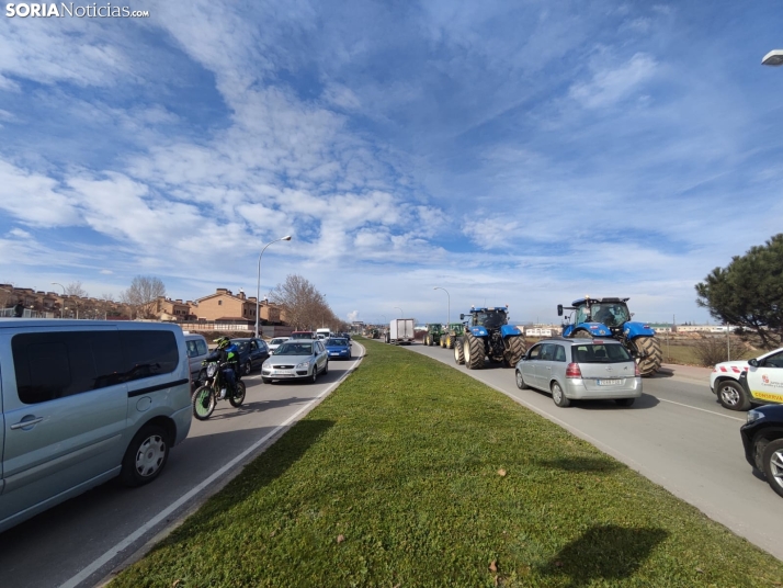Así hemos vivido el minuto a minuto de una tractorada que ha invadido las carreteras de Soria