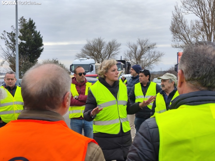 Ana Sánchez ante las detenciones realizadas ayer el amor de cada uno hizo que todos viniéramos a hablar con el subdelegado para que nos diera explicaciones