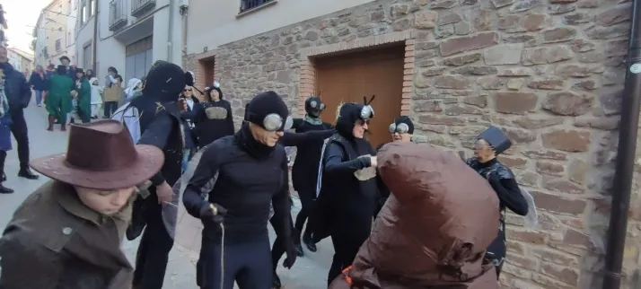 EN FOTOS | Como marca la tradici&oacute;n 'Los Zarrones' salen a las calles de Borobia para celebrar su Carnav