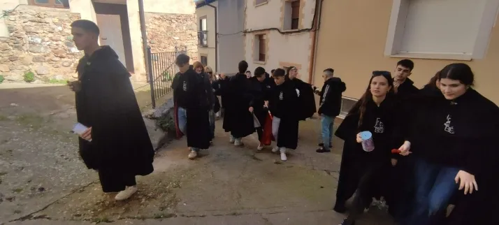 EN FOTOS | Como marca la tradici&oacute;n 'Los Zarrones' salen a las calles de Borobia para celebrar su Carnav