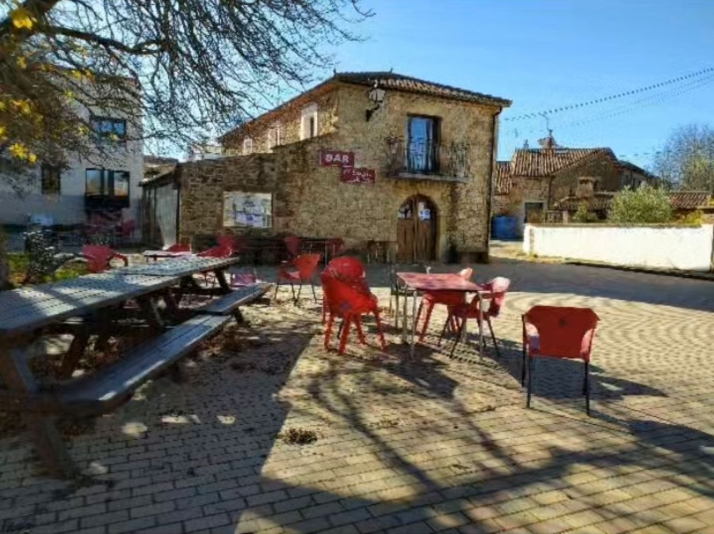 Este pueblo de Soria busca gente para llevar su bar y su casa rural