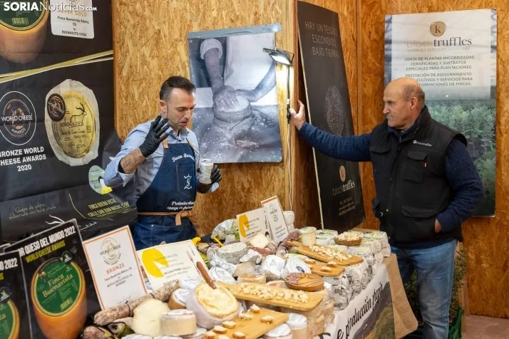 GALER&Iacute;A | Abejar inaugura su XXI Feria de la Trufa bajo la atenta mirada de cientos de personas