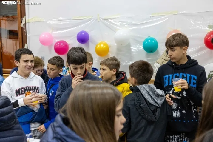 EN FOTOS | Fiesta, color y baile en los Quintos de Tardelcuende