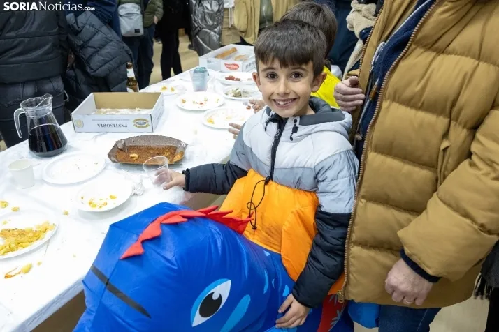 EN FOTOS | Fiesta, color y baile en los Quintos de Tardelcuende