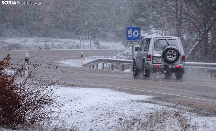 Actualización | Situación en las carreteras: la nieve complica el tráfico en estos tramos