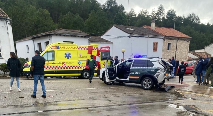 3 guardias civiles heridos en Soria al ser embestidos por un cami&oacute;n dado a la fuga   