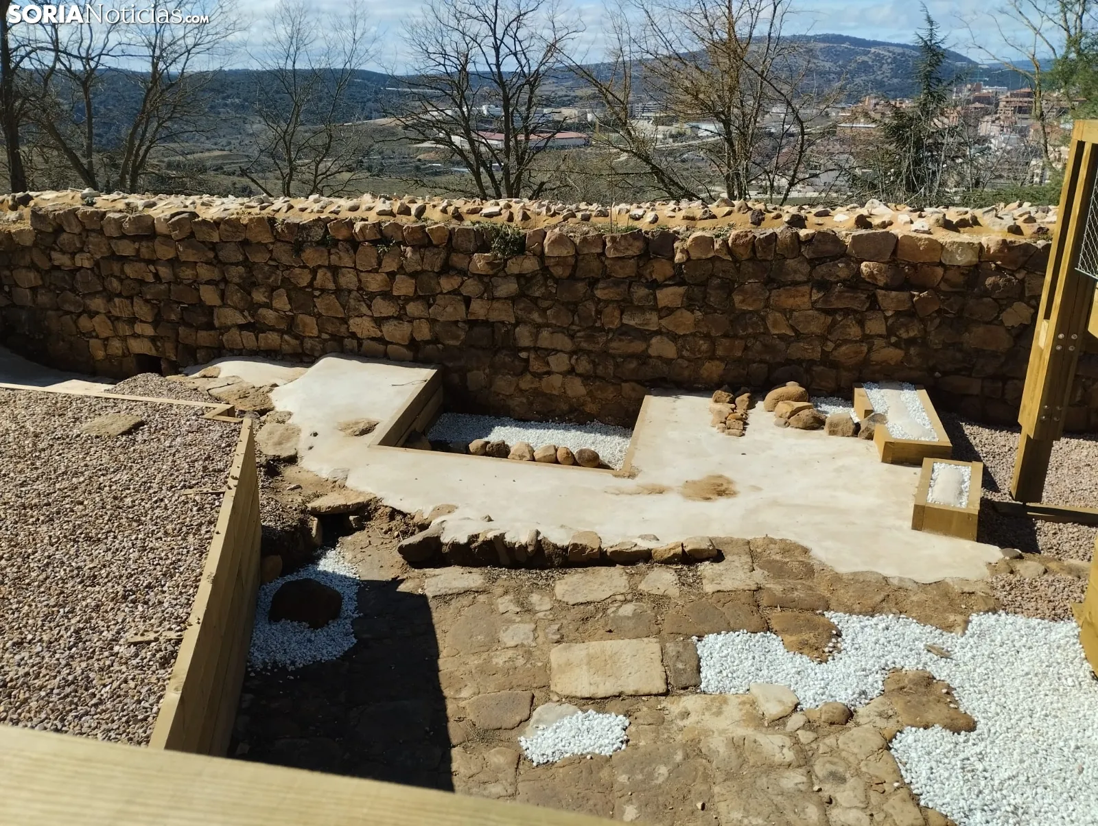 Obras de rehabilitación de la Muralla del Castillo.