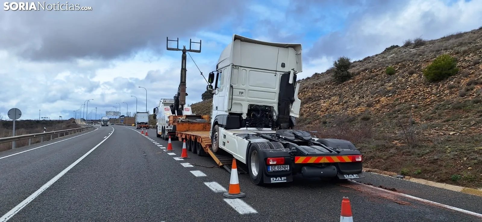 Rescate de un camión en la SO-20.