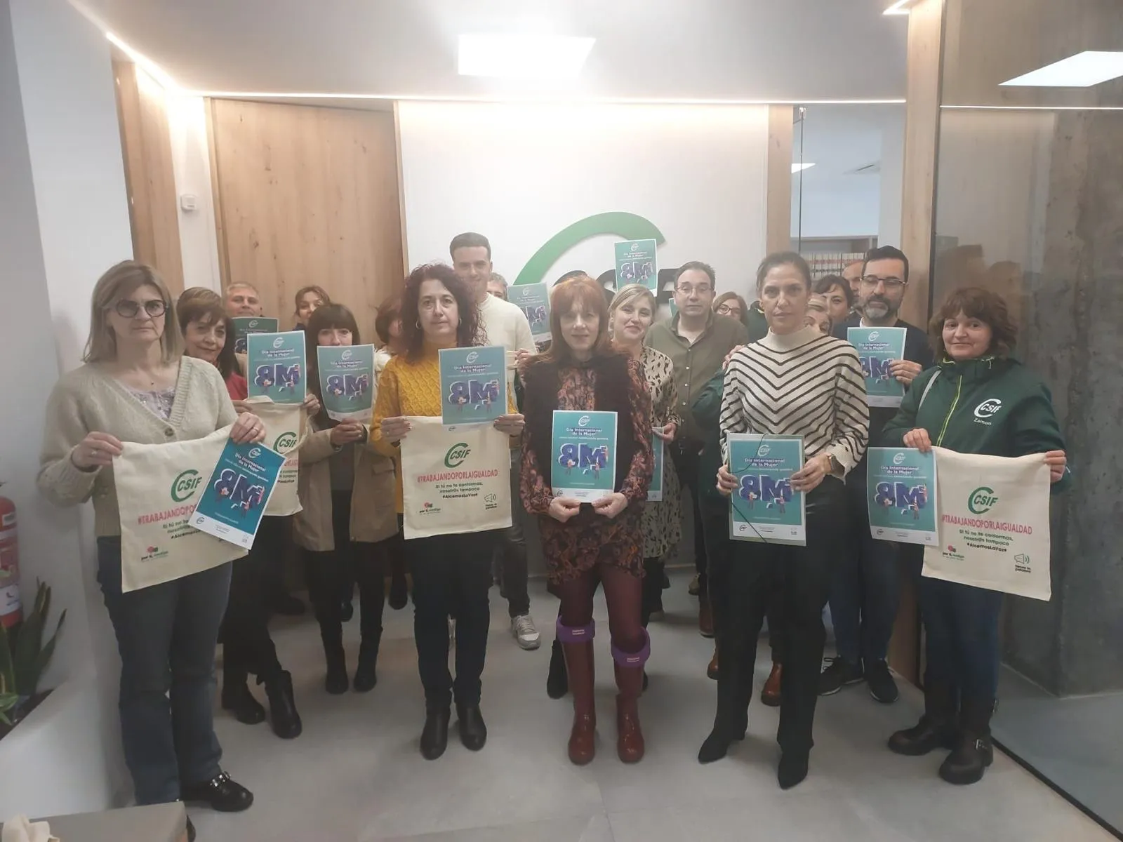Foto 9 - CSIF se concentra en sus sedes por el D&iacute;a Internacional de la Mujer