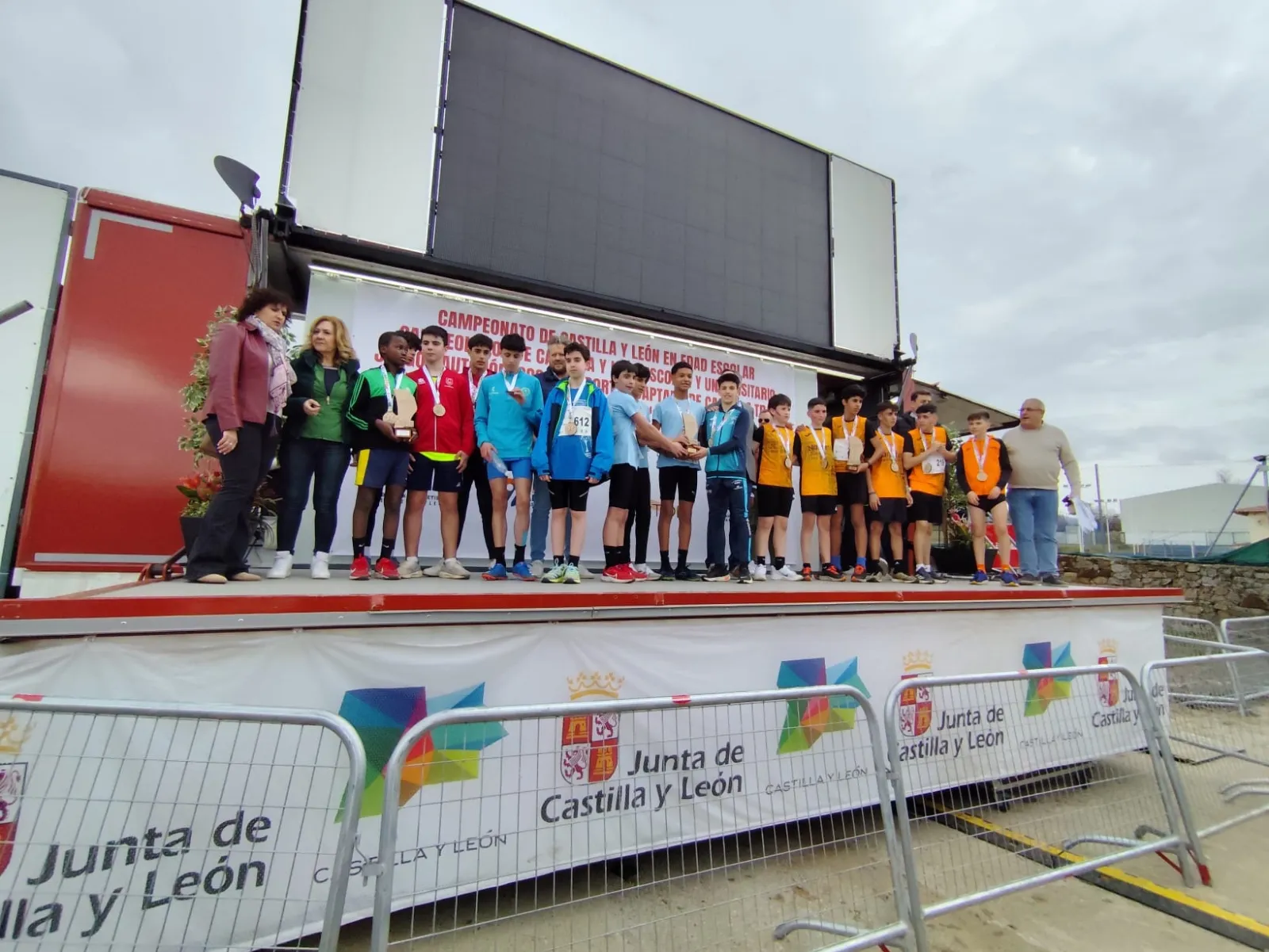 Foto 8 - Soria se luce en el Campeonato de Castilla y Le&oacute;n en Edad Escolar y Universitario de campo a trav&eacute;s