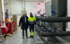 Ángel Sainz (izda.) junto a uno de los técnicos de REBI, José María Pascual, en la nueva instalación de la red. /REBI