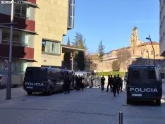 Policía Nacional a la espera en Soria. SN