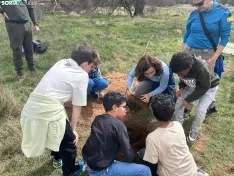 Foto 3 - Los m&aacute;s peque&ntilde;os de Soria aprenden a plantar &aacute;rboles: &iquest;Qu&eacute; importancia tiene este gesto?