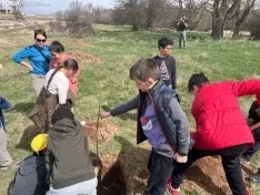 Foto 12 - Los m&aacute;s peque&ntilde;os de Soria aprenden a plantar &aacute;rboles: &iquest;Qu&eacute; importancia tiene este gesto?