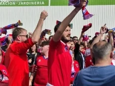 Foto 3 - V&iacute;deo y fotos | Espectacular recibimiento al Numancia en Madrid