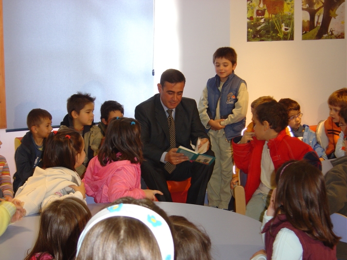 La Biblioteca de El Burgo celebra aniversarios 'redondos' de sus cert&aacute;menes culturales