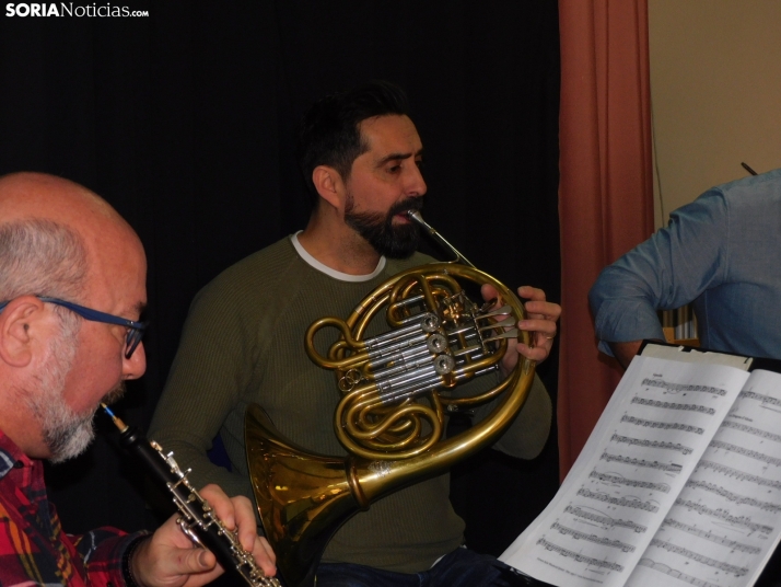 Fotos: Los residentes de Los Royales disfrutan de una ma&ntilde;ana diferente con la Orquesta Sinf&oacute;nica