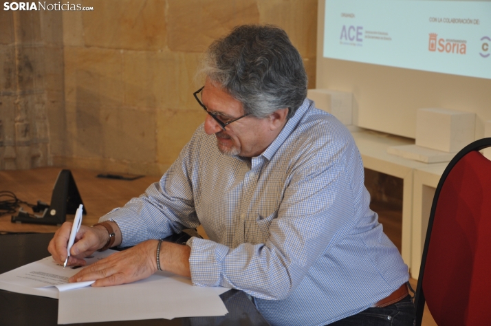 Nace la Conferencia de asociaciones de escritoras y escritores. /SN