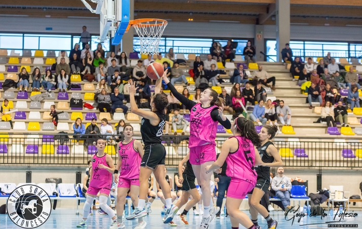 Un triple a 15 segundos del final le da la victoria (54-50) al CSB femenino ante el segundo