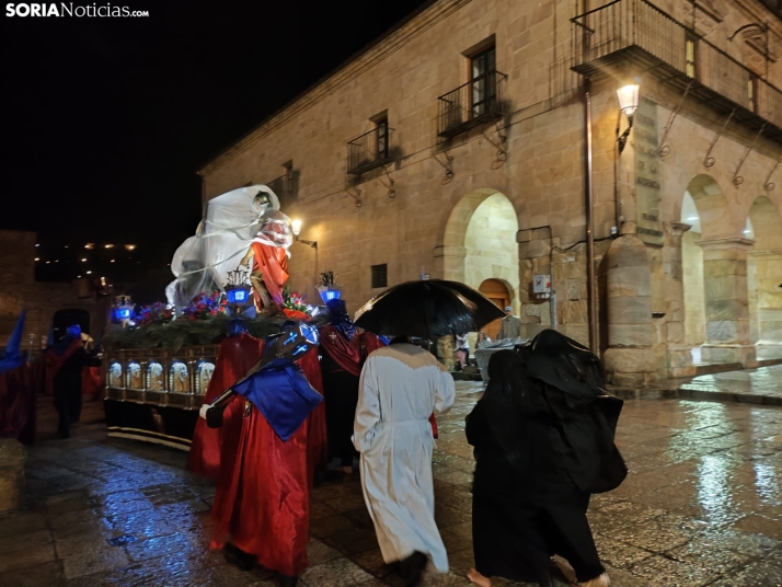 Imagen de la procesión a la altura de la plaza Mayor. /SN